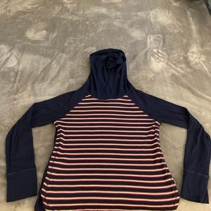 Eddie Bauer Favorite Shirttail Hem Long-sleeve hoodie - Size med